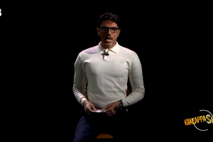 Compare la pallacanestro italiana nell’imitazione di Fabrizio Corona a GialappaShow