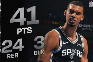 Victor Wembanyama nella storia NBA: il più giovane di sempre con 40+20 ai playoff. E che tripla!
