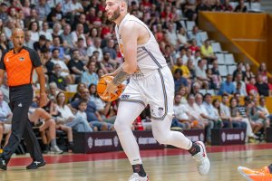 Martinas Geben Signs One-Year Extension with Basquet Girona