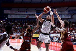 Virtus Bologna, futuro da decifrare dopo l’eliminazione con Venezia