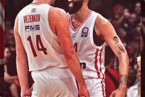 L’Olympiacos vince Gara 3 con super Fournier: il Panathinaikos è spalle al muro