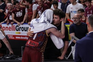 Tifosi Virtus Bologna insultano Alessandro Pajola: ecco cosa è successo