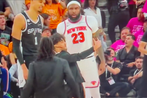 NBA Finals, tifoso entra in campo per un selfie con Wembanyama
