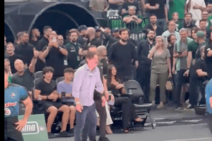 Panathinaikos-Olympiacos, Dimitris Giannakopoulos furioso in campo