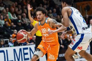 Basket Torino firma Zach Harvey