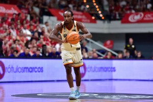 UCAM Murcia, Michael Forrest rinnova per una stagione