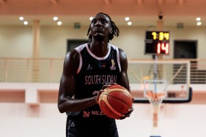 Pallacanestro Varese cerca gli ultimi tre stranieri, torna il nome di Kur Kuath