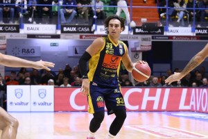 Scafati Basket conferma il capitano Bruno Mascolo