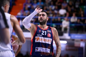 Cantù, Semaj Christon in gruppo. Pietro Aradori si allena da aggregato