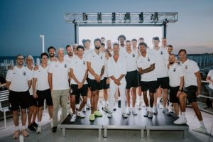 A Lignano è festa Apu: centinaia di tifosi per abbracciare la nuova squadra
