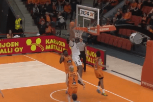 Siauliai signs center Efton Reid III
