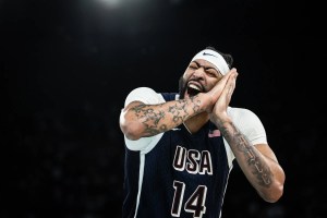 Anthony Davis: “Giocherò la stagione e poi parlerò con la dirigenza”