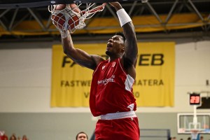 Terza vittoria consecutiva in Preseason: Varese supera Napoli e vola in finale a Matera
