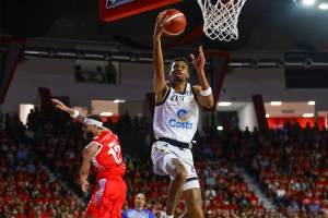 Serata amara per una Varese incerottata, Virtus Bologna sempre in controllo a Masnago.