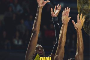 Maccabi Tel Aviv holds off Aris comeback in 92-87 win