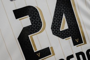 Virtus Bologna tra storia e futuro: nuova maglia e snodo decisivo per l’EuroLeague