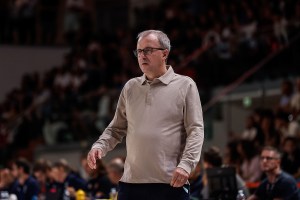 Mario Fioretti applaude Dante Maddox: Ha disputato un’ottima partita
