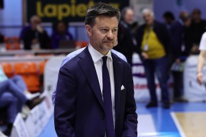 Pallacanestro Cantù valuta un senior per completare il roster