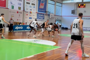 La Dolomiti Energia Trentino in rimonta batte Udine e vince il Memorial “Gianni Brusinelli”