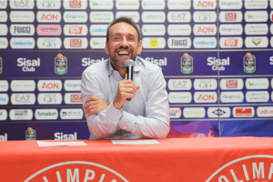 “The president is a dreamer.” Peppe Poeta brushes it off with a laugh