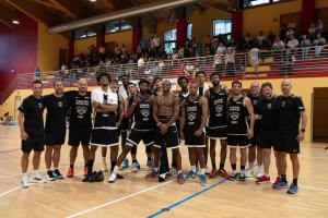 Trento travolge Cantù nella ripresa: 96-77 con 29 punti di Charlie Brown Jr.