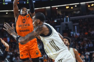TJ Shorts trascina il Valencia alla sesta vittoria in Eurolega. Fenerbahce KO