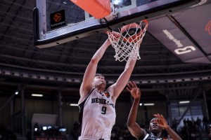 Conor Morgan beffa la Virtus Bologna: il canestro che decide la sfida di EuroLeague