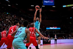 L’Armani non esce dal tunnel, un Barcellona da minimo sindacale espugna Milano 89-81