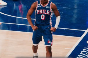 Philadelphia rovina la festa a New York: Maxey trascinante, debutto vincente per LeBron e Brown