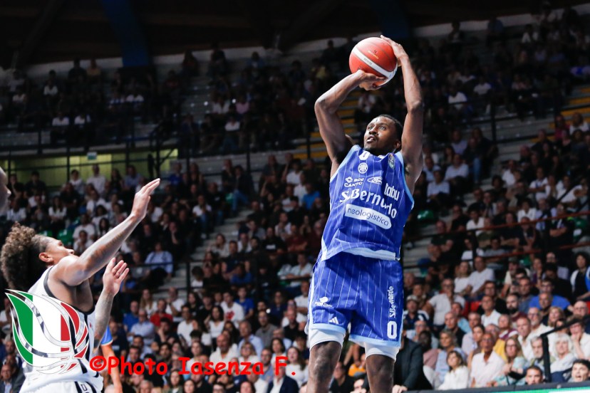 LBA Acqua S. Bernardo Cantù - Apu Udine Semaj Christian