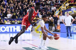 Pallacanestro Reggiana, mercato sempre più caldo: sotto esame anche Smith e Thor