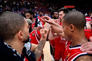 Rassegna stampa Olimpia Milano: «Tracollo», «Fischiata», «È un pianto»