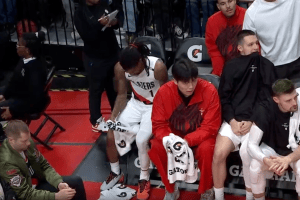 Ja Morant, problema al bicipite femorale nella prima sfida contro Memphis