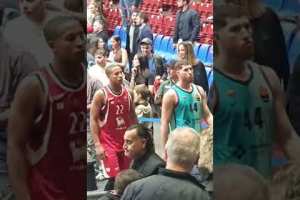 Olimpia Milano-Barcellona, i fischi del Forum all’uscita dal campo